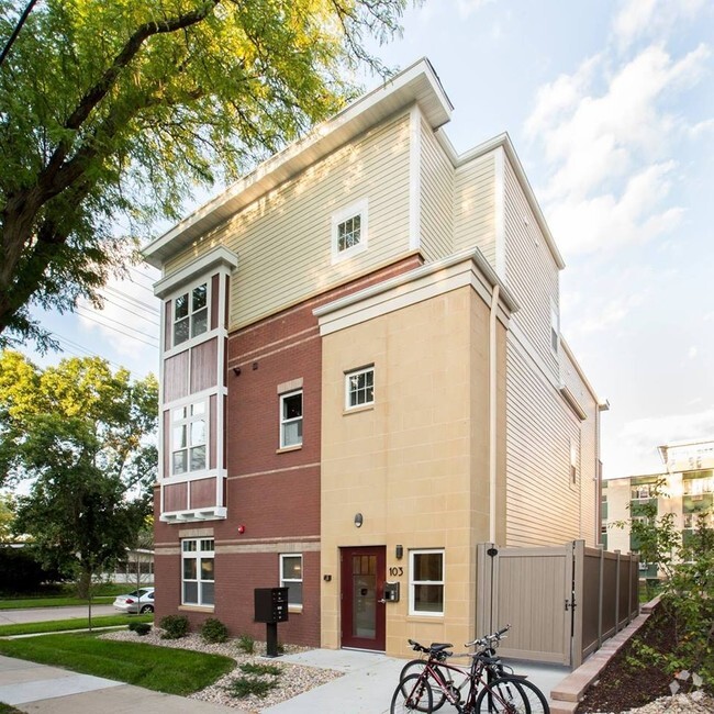 Building Photo - Greenbush Apartments