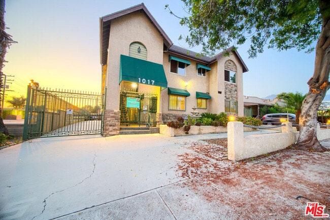 Building Photo - 1017 Sonora Ave