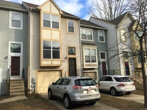 Building Photo - 9503 Clocktower Ln