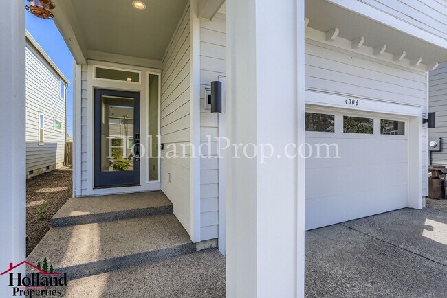 Foto del edificio - Spacious 3-Bedroom Home Near Parks & Trail...