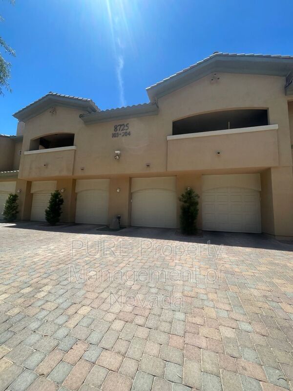 Building Photo - 8725 Red Brook Dr