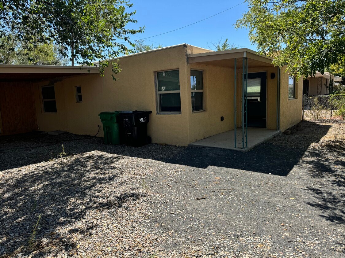 1416 Gallegos Rd SW, Albuquerque, NM 87105 House Rental in
