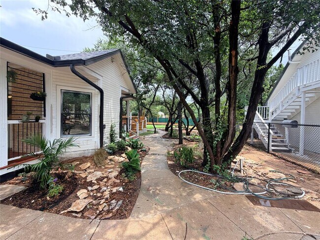 Foto del edificio - 7130 Ranch Rd
