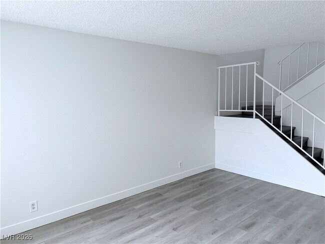 Foto del edificio - 4350 Caliente St