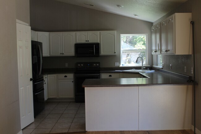 Foto del edificio - 108 Market Dr