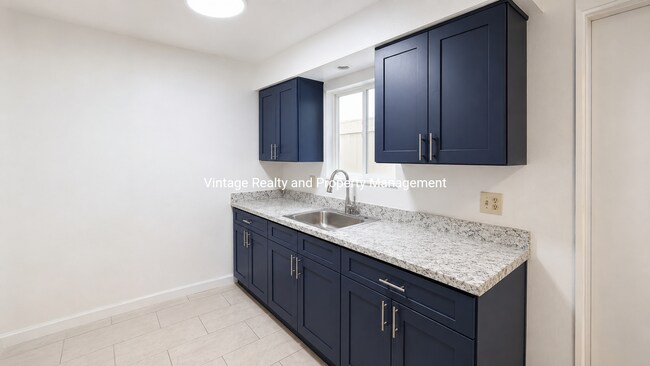 Building Photo - 625 Bedlow Dr