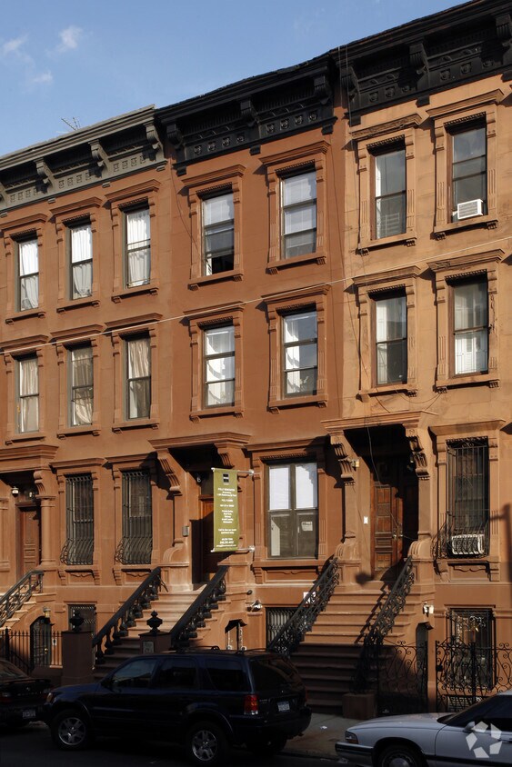 Foto del edificio - 141 W 131st St