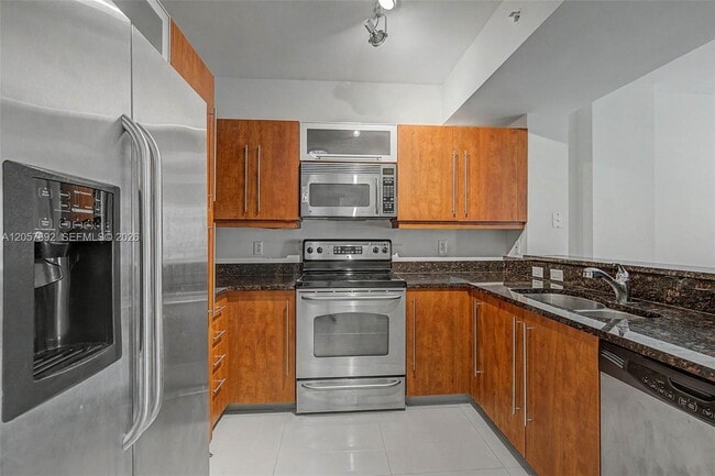Building Photo - 7350 SW 89th St