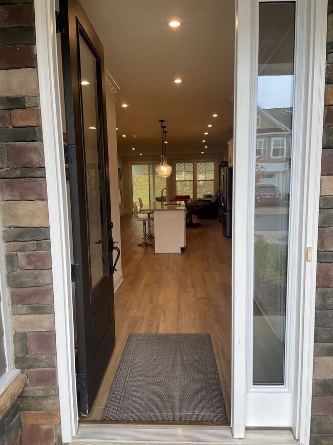 Building Photo - 819 Heathfield Ln
