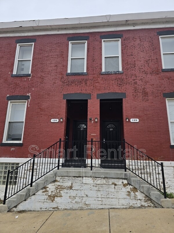 Building Photo - 128 Haven St