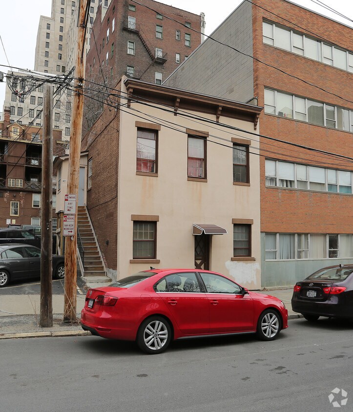 Primary Photo - 67 Chestnut St