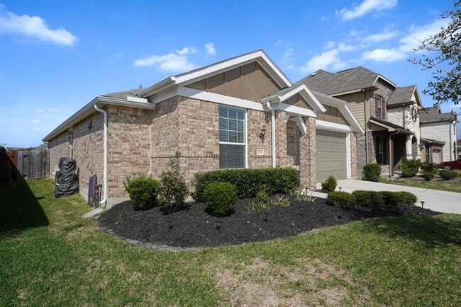 Building Photo - 16114 Sommerall Creek Ln