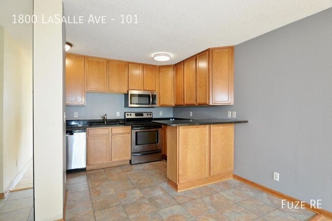 Building Photo - 1800 La Salle Ave