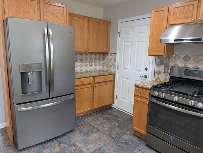 Foto del edificio - 9935 Redbud Tree Ct