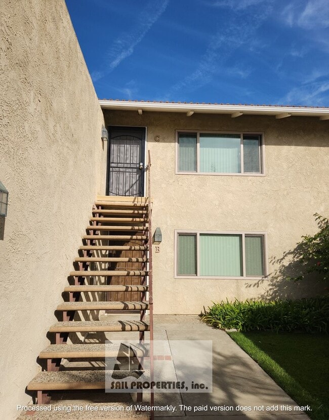 Building Photo - 16551 Le Grande Ln