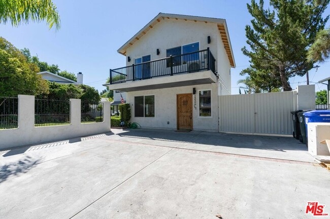 Building Photo - 23906 Darbun Dr