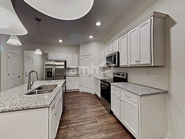 Foto del edificio - 5285 Valley Dr