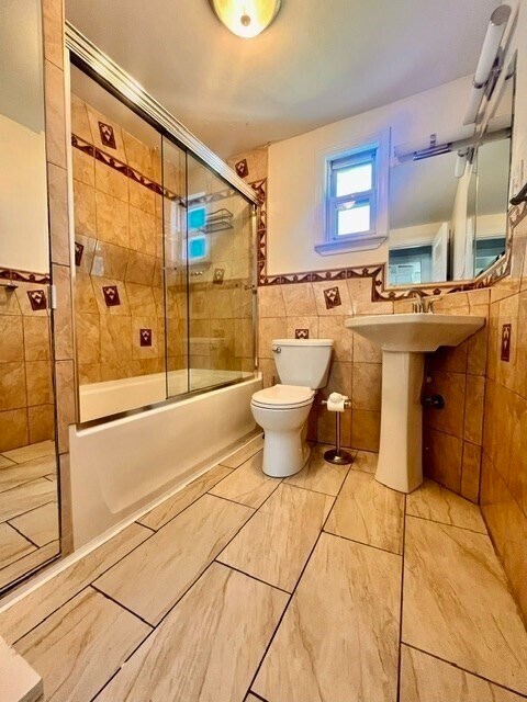 Foto del edificio - 686 River St