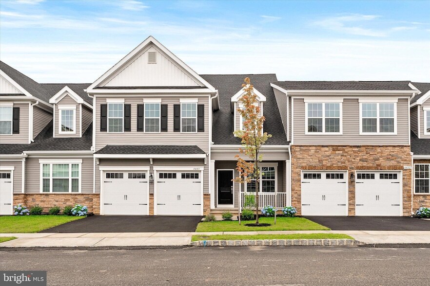 Primary Photo - 4403 Thompson Dr