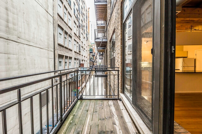 Building Photo - 375 W Erie St