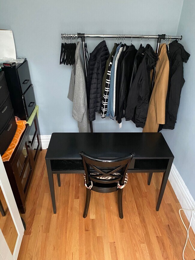 Foto del edificio - 1613 N Winchester Ave