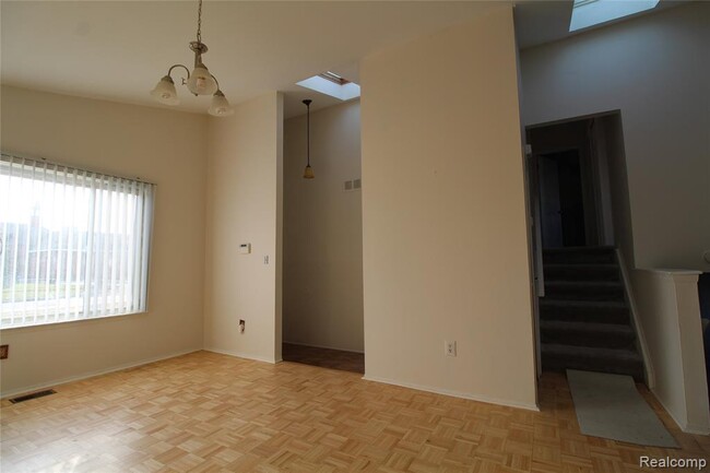 Building Photo - 15570 Mt Vernon St