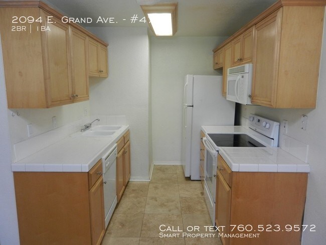 Building Photo - 2094 E Grand Ave