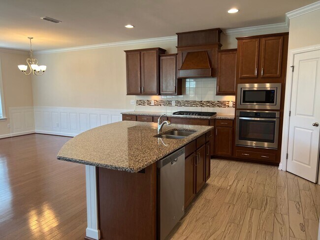 Building Photo - 2401 Pecan Ridge Way