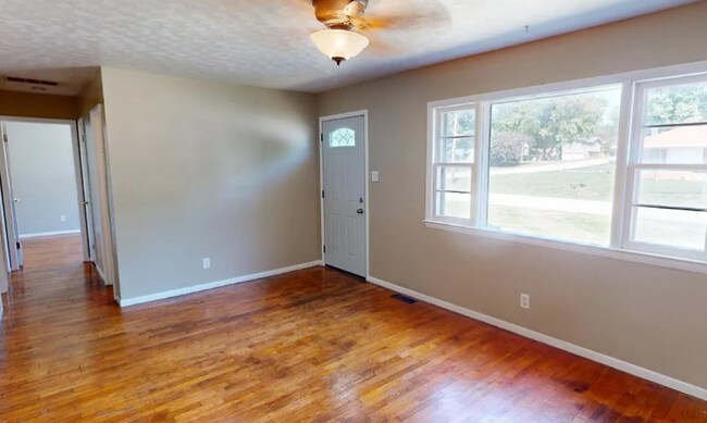Building Photo - 4315 E Du Frain Ave