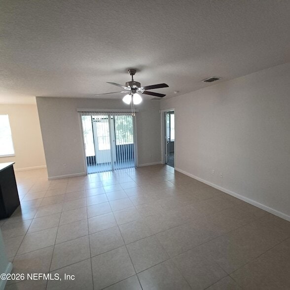 Foto del edificio - 8684 Lake George Cir W