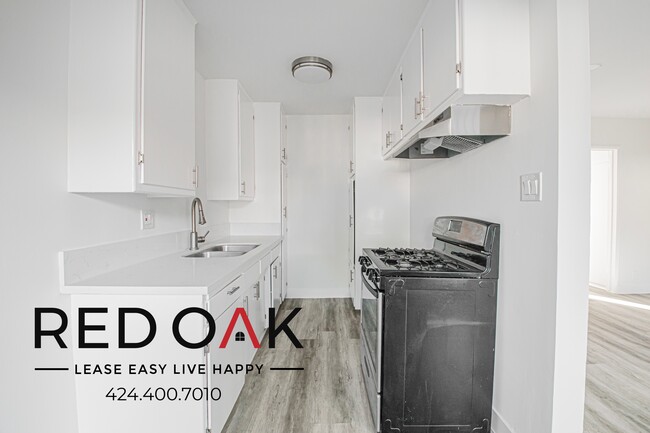 Building Photo - 1088 W 39th St