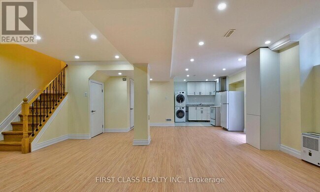 Photo du bâtiment - 1200 Rushbrooke Dr