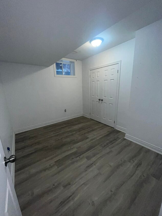 Building Photo - 304 Little Ave