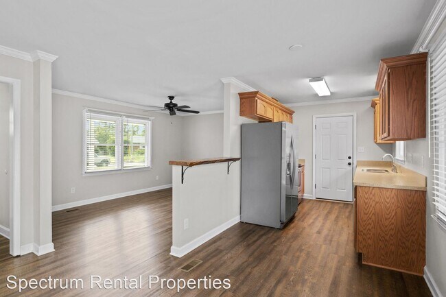 Building Photo - 3 br, 2 bath House - 2404 Emeline Place