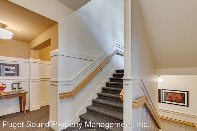 Building Photo - 2 br, 2 bath House - 9551 NE South Beach D...