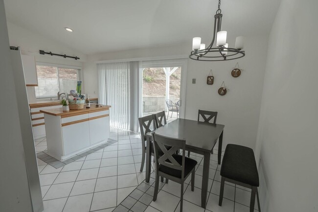 Building Photo - Fully Furnished 3 Bedroom Home for Rent in...