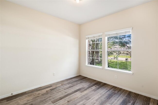 Building Photo - 1623 Royal Chase Dr