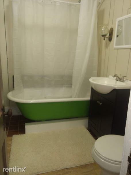 Foto del edificio - 6 br, 2 bath House - 725 Robbins Ave