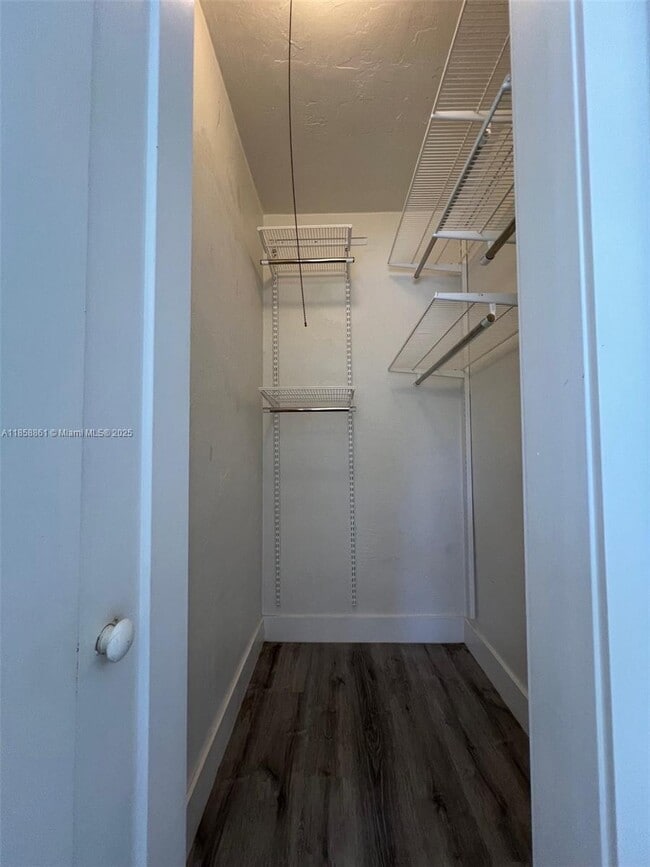 Foto del edificio - 530 SW 16th Ave