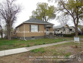 Building Photo - 615 12th St