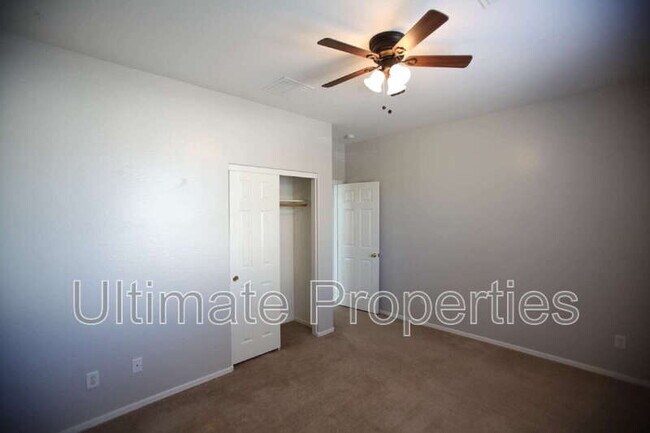 Building Photo - 14101 W Windrose Dr