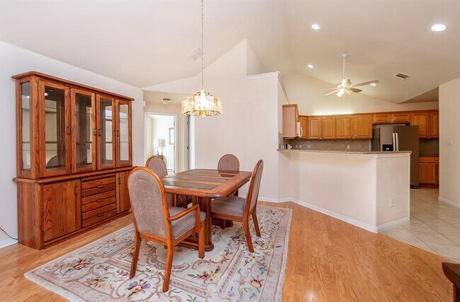 Foto del edificio - 30 Wildwood Dr