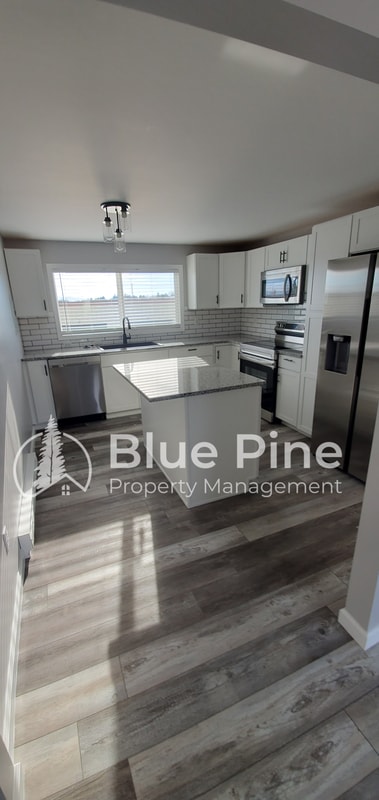 Building Photo - 2348 Stace St
