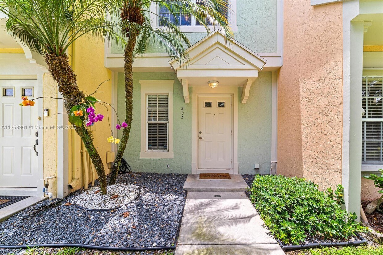 205 Mallory Ct, Weston, FL 33326 Townhome Rentals in Weston FL