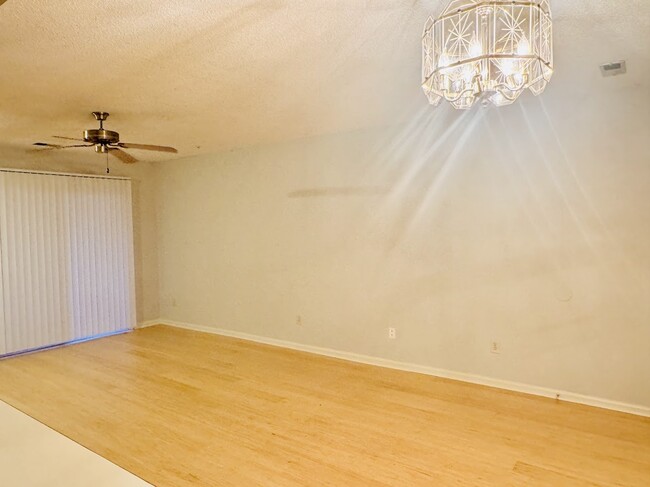 Living Room - 600 Audubon Lake Dr