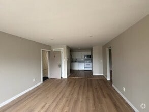 Building Photo - 200 Spruce St