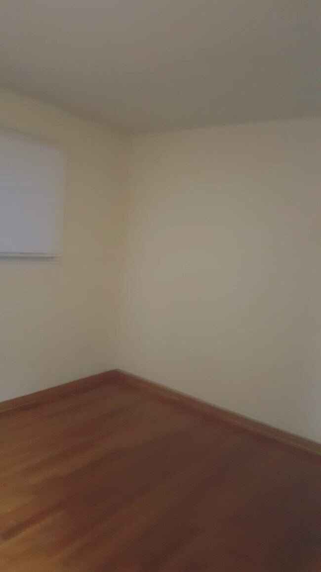 Foto del edificio - 448 W Division St