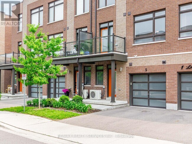 Building Photo - 5 Lachine St