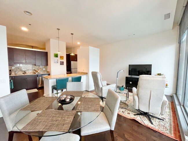 Building Photo - 55 E Monroe St