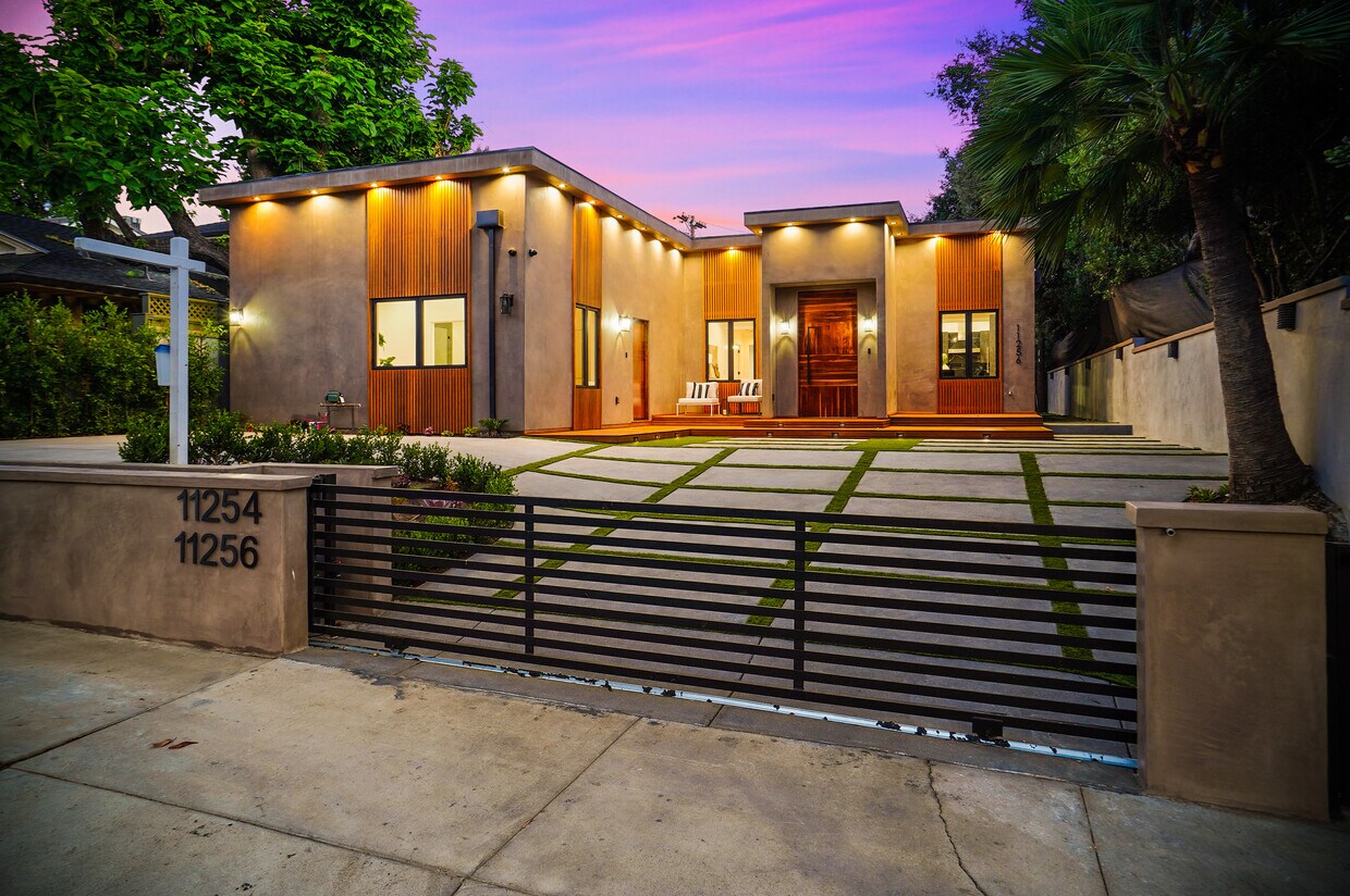 11256 Valley Spring Ln, North Hollywood, CA 91602 House Rental in